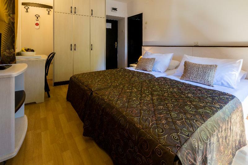 Hotel Kastel ツリクヴェニツァ エクステリア 写真